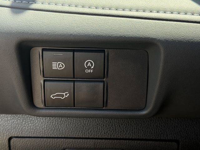 Certified 2025 Toyota Highlander LE FWD image 18