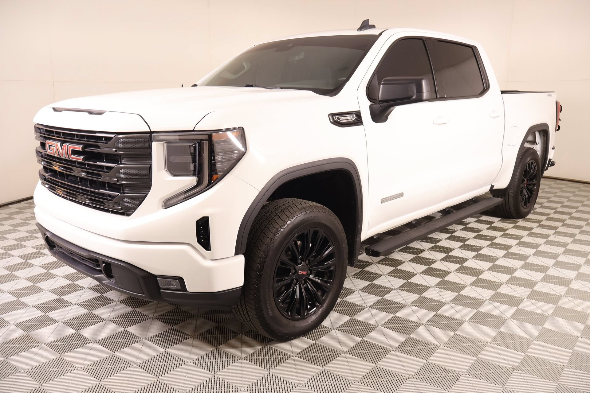Used 2025 GMC Sierra 1500 Elevation AWD/4WD image 11