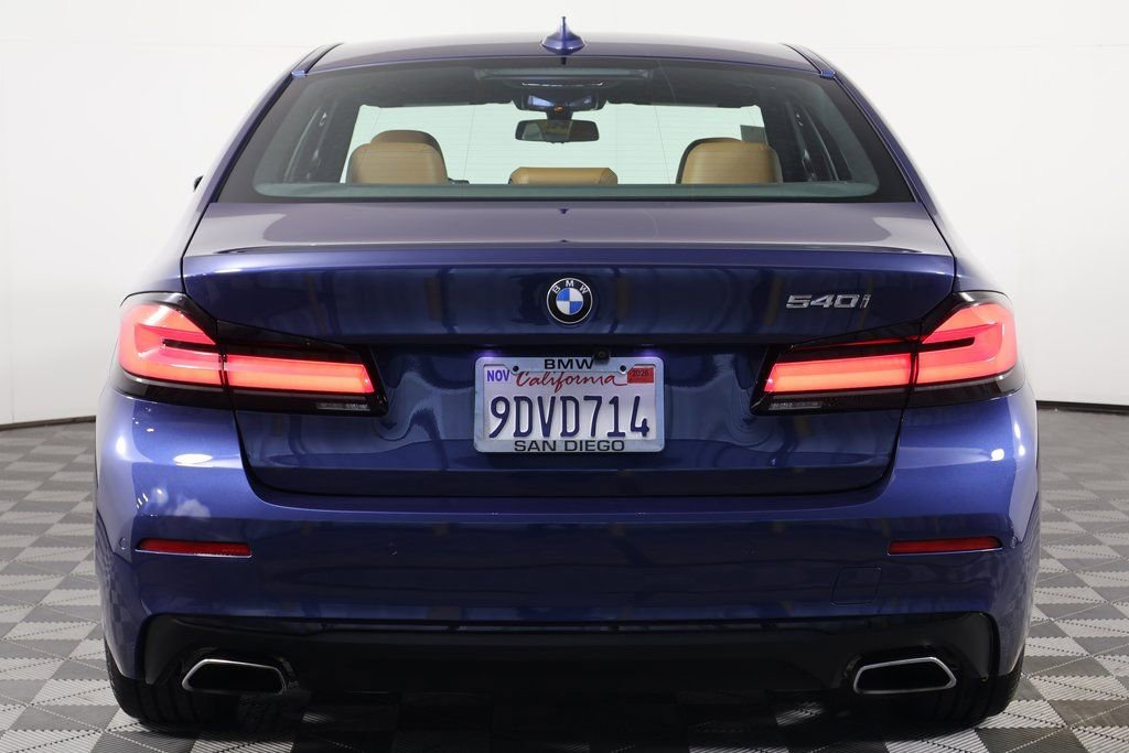Used 2023 BMW 540i w/ Premium Package RWD image 5