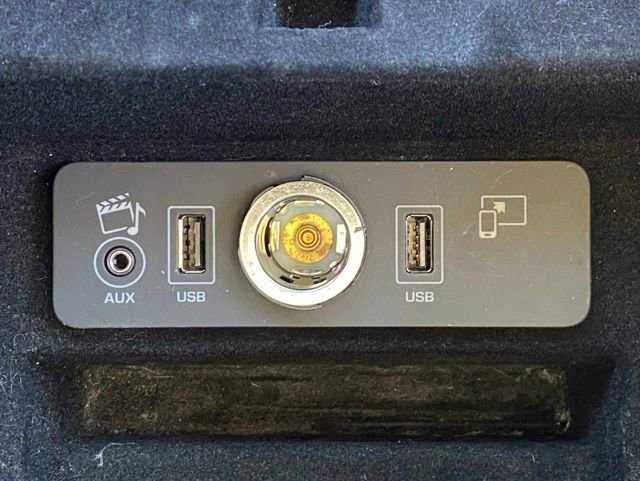 Used 2015 Land Rover Range Rover HSE image 34