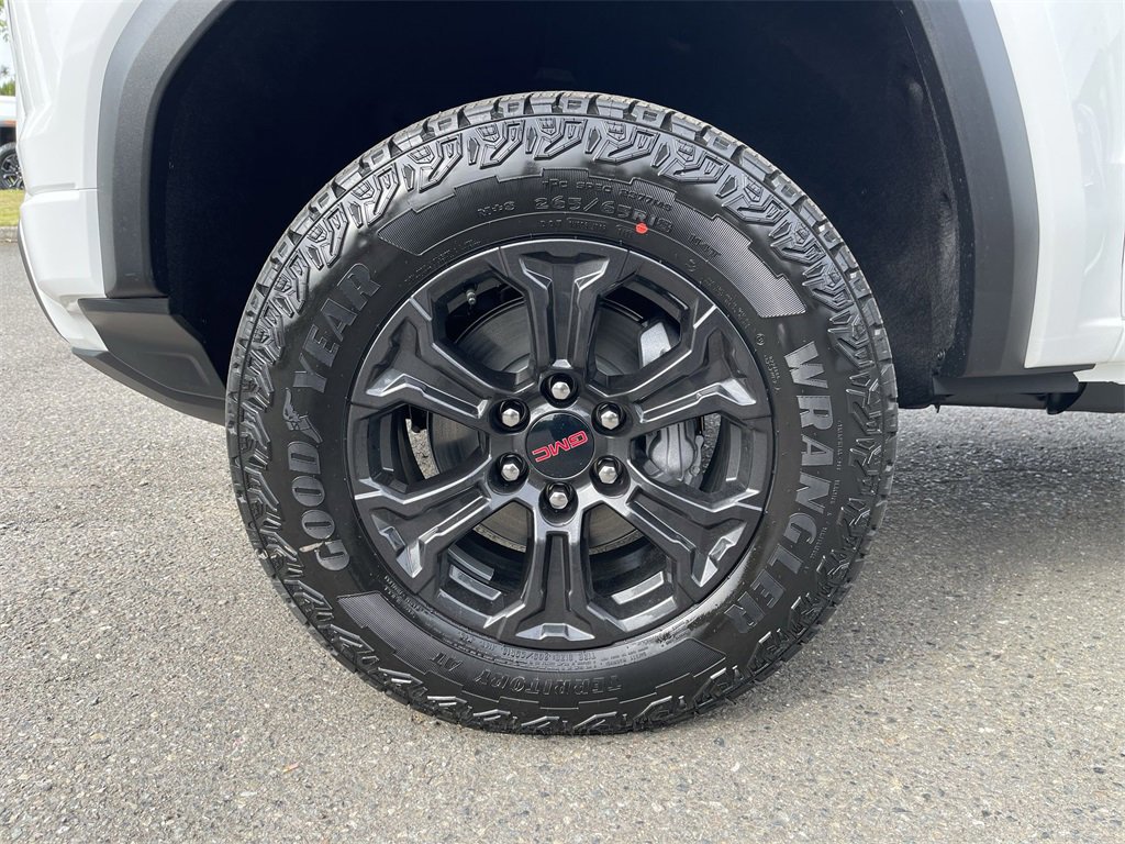 New 2025 GMC Canyon Elevation w/ Convenience Package image 32