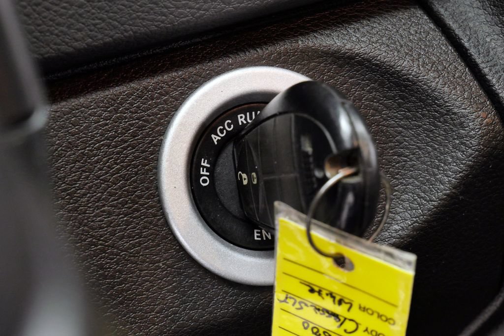 Used 2019 RAM 1500 Classic SLT AWD/4WD image 25