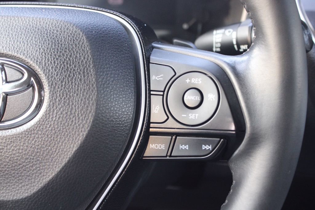 Used 2019 Toyota Corolla XSE image 18