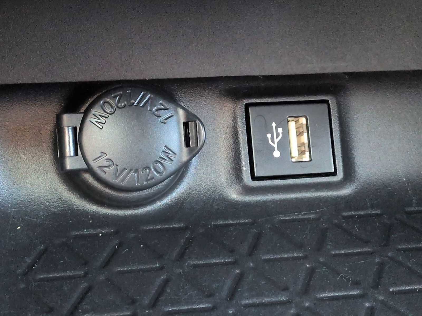 Used 2024 Toyota RAV4 LE image 30