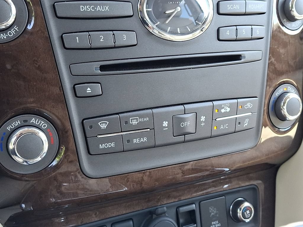 Used 2011 INFINITI QX56 4WD w/ Deluxe Touring Pkg image 17