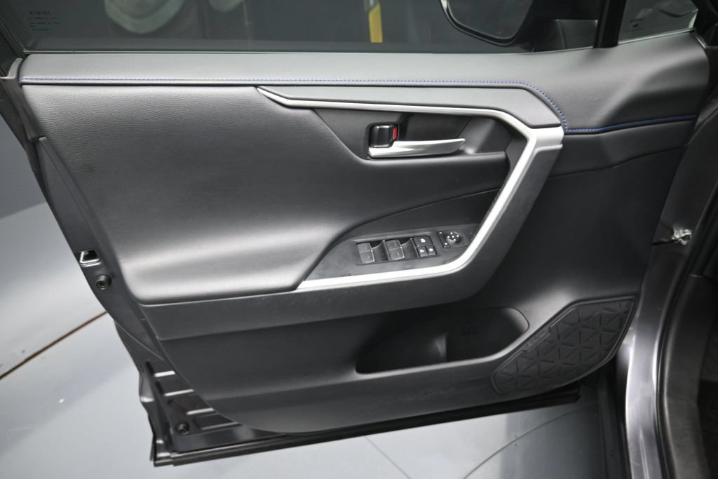 Used 2024 Toyota RAV4 XSE AWD/4WD image 11
