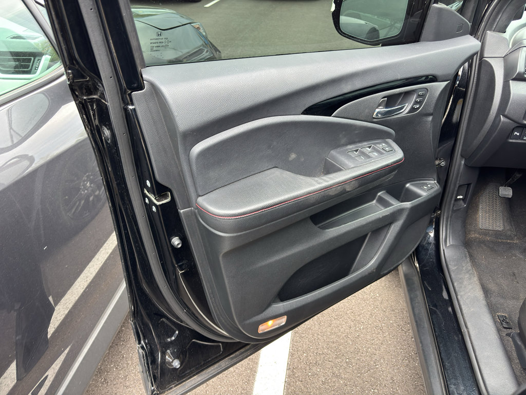 Used 2020 Honda Pilot Black Edition image 10