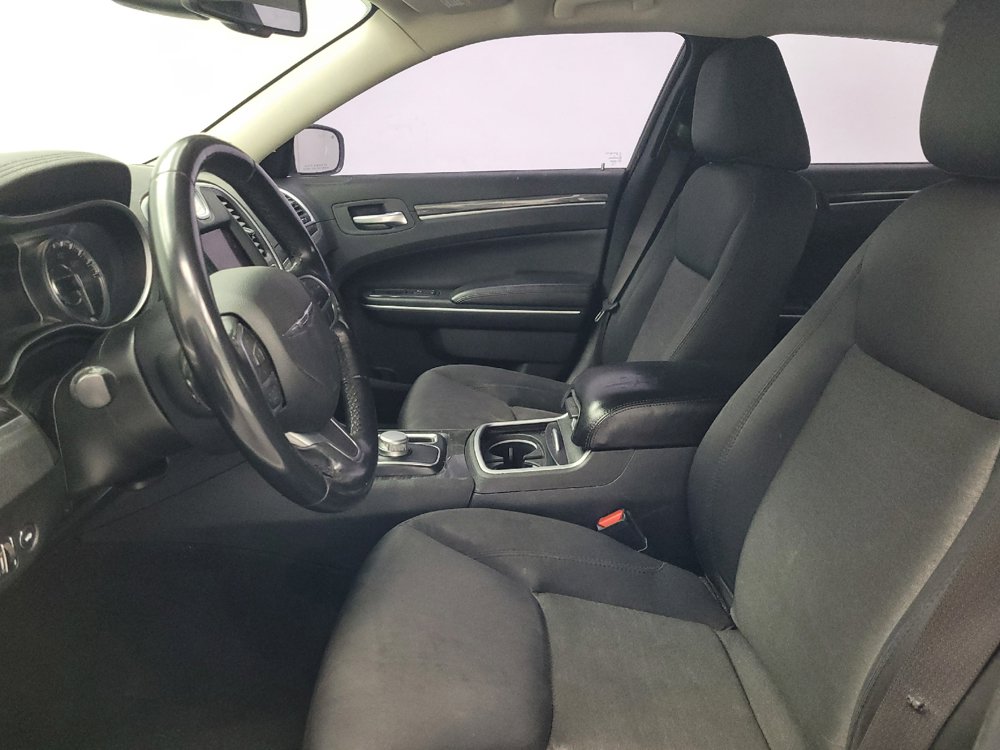 Used 2021 Chrysler 300 Touring w/ Sport Appearance Package RWD image 17