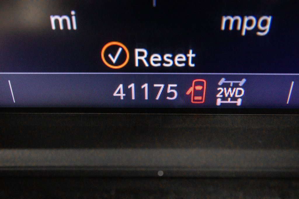 Used 2022 GMC Sierra 1500 SLE image 19