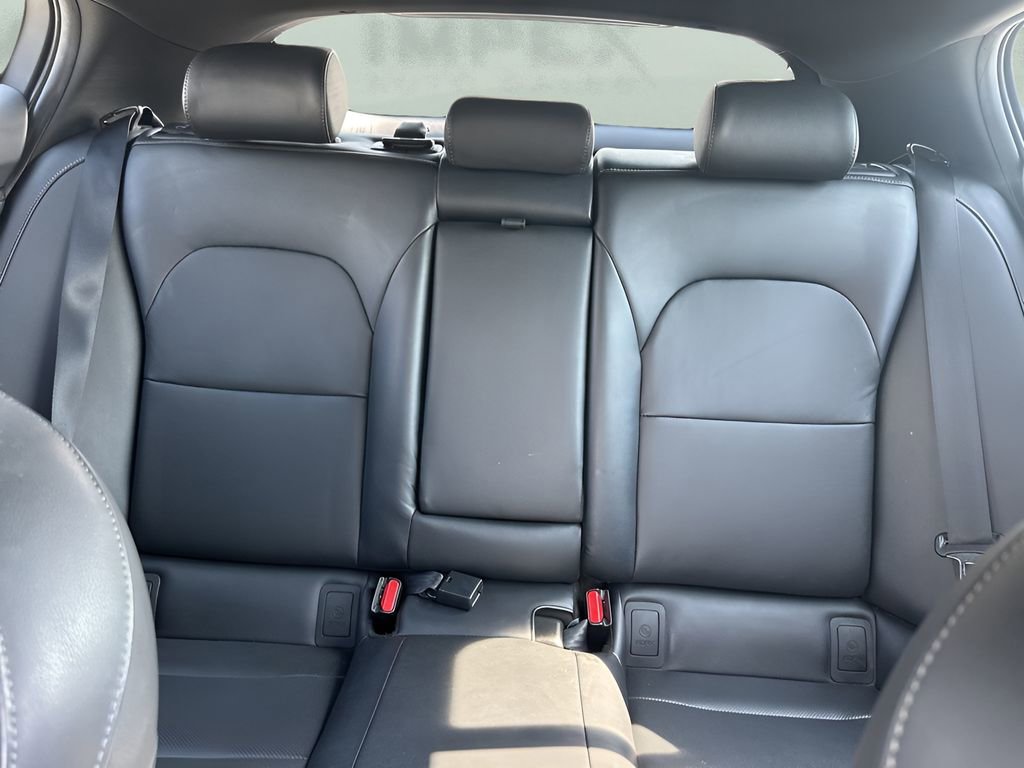 Used 2020 Kia Stinger GT1 RWD image 12