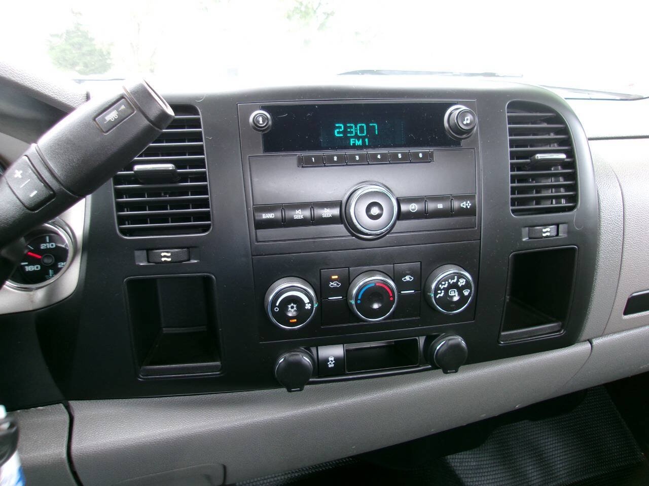 Used 2014 Chevrolet Silverado 2500 W/T AWD/4WD image 15