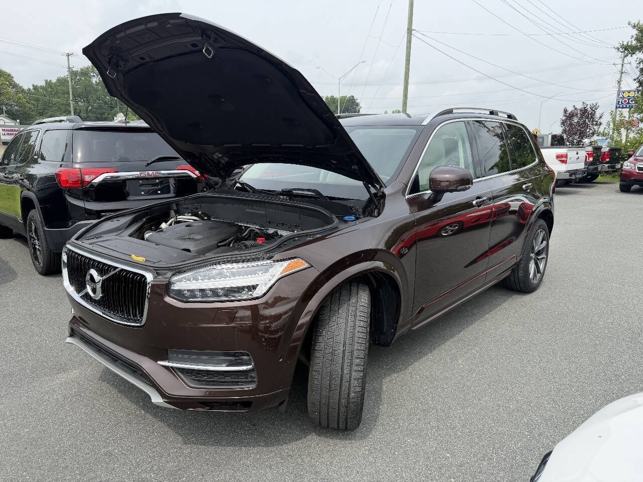 Used 2018 Volvo XC90 T6 Momentum w/ Convenience Package AWD/4WD image 24