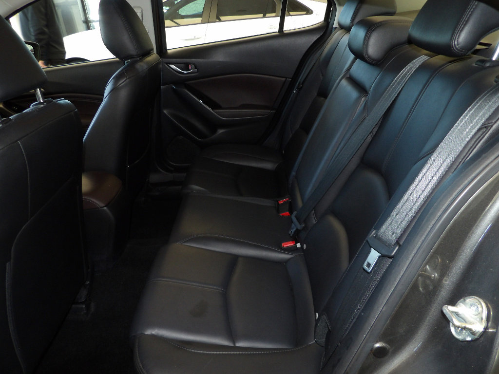 Used 2018 MAZDA MAZDA3 Touring FWD image 22