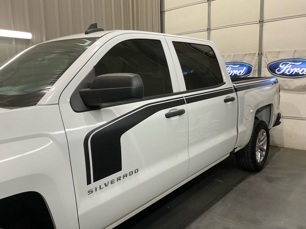 Used 2018 Chevrolet Silverado 1500 Custom w/ Custom Value Package image 5