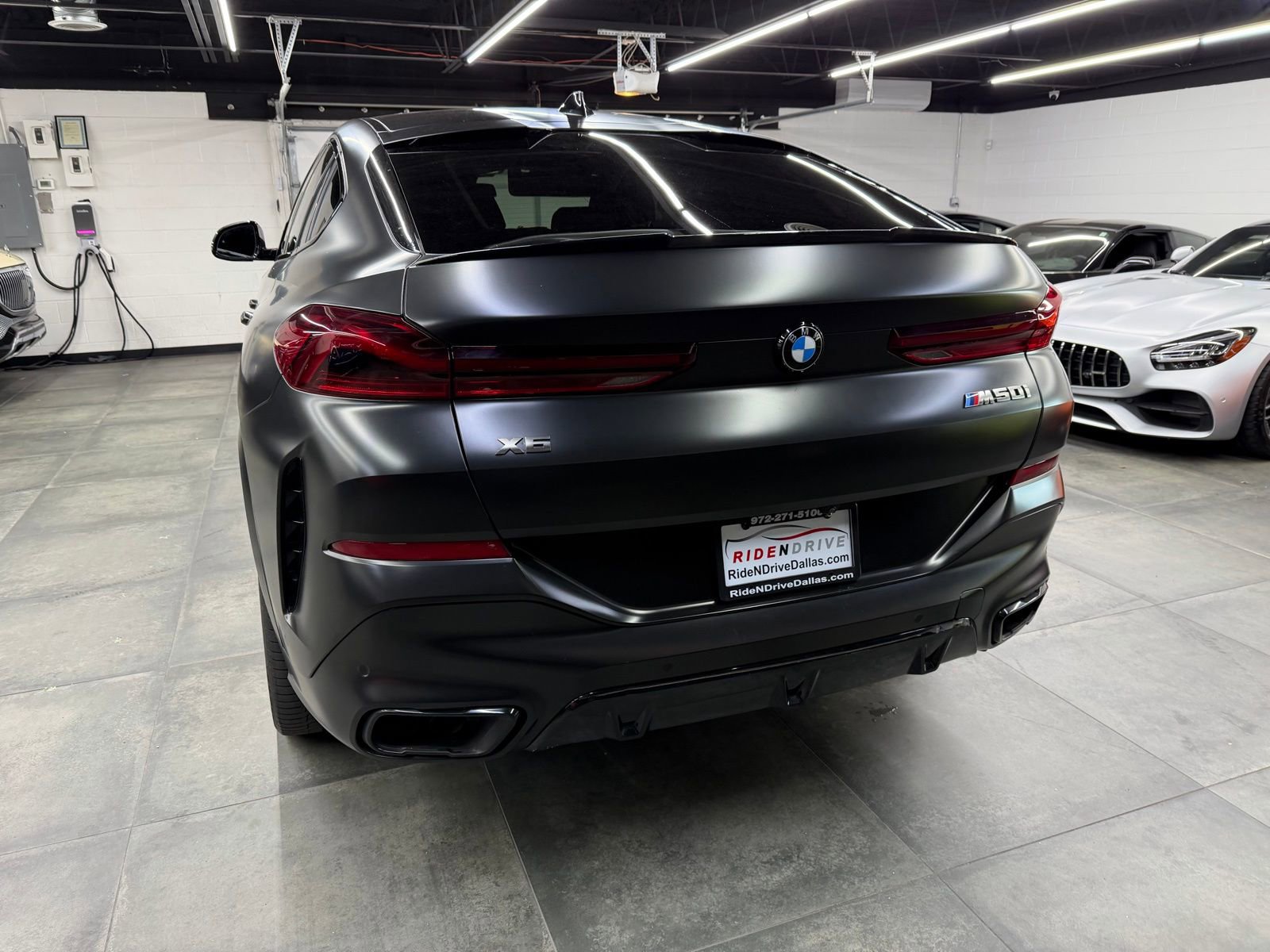 Used 2021 BMW X6 M50i w/ Executive Package image 5