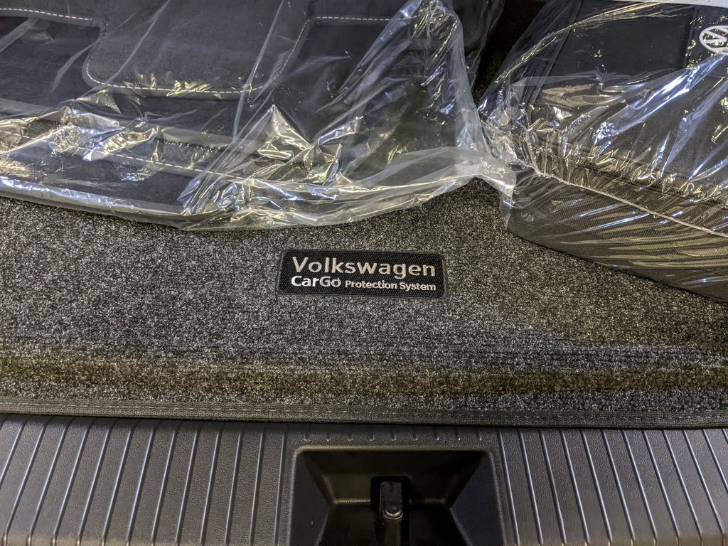 New 2025 Volkswagen Tiguan SE R-Line image 28