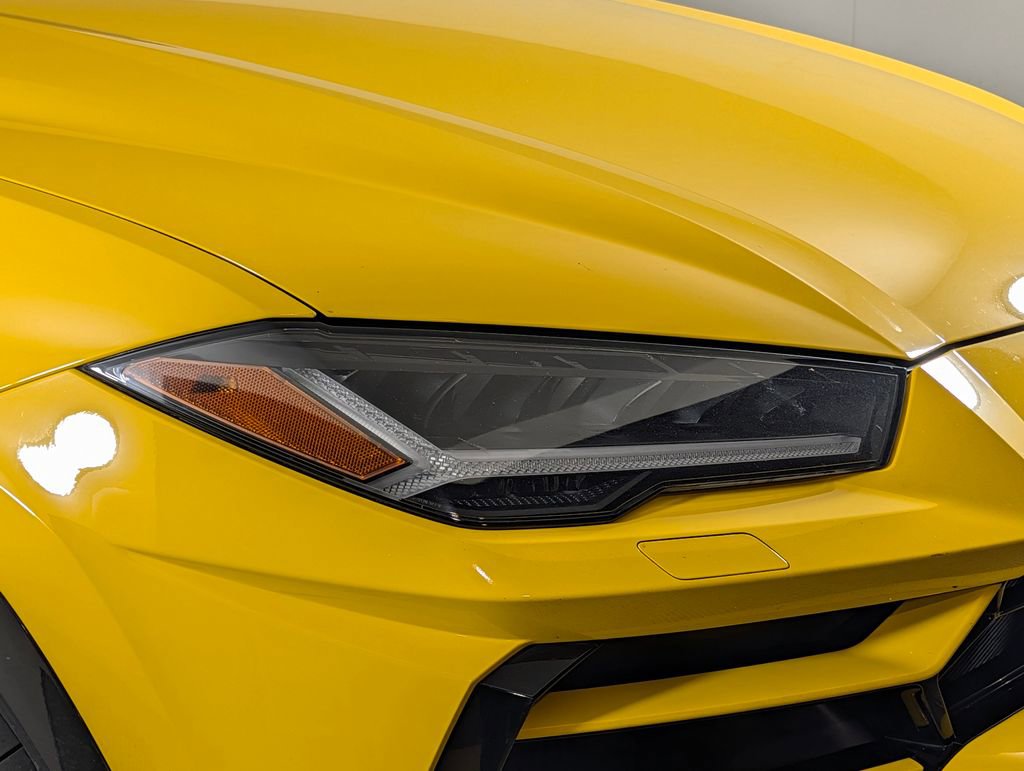 Used 2020 Lamborghini Urus AWD/4WD image 15