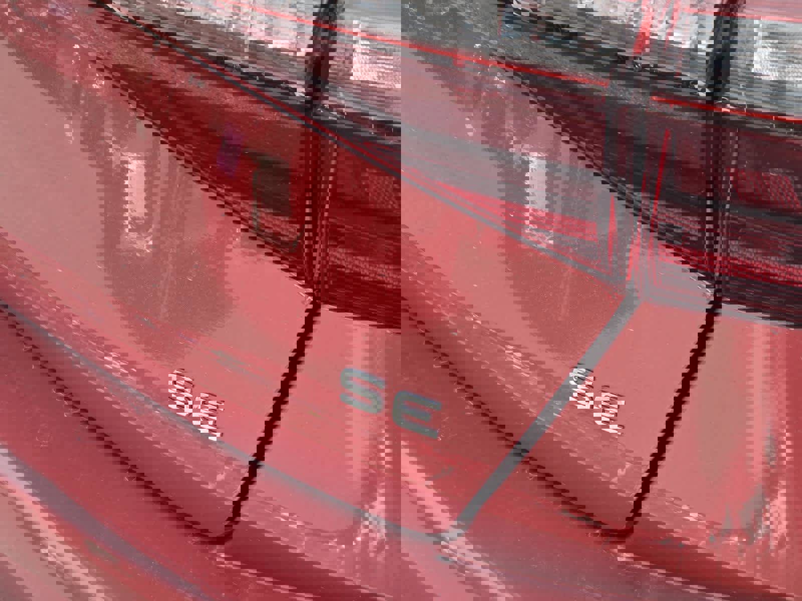 Certified 2025 Volkswagen Jetta SE w/ Sunroof Package image 14