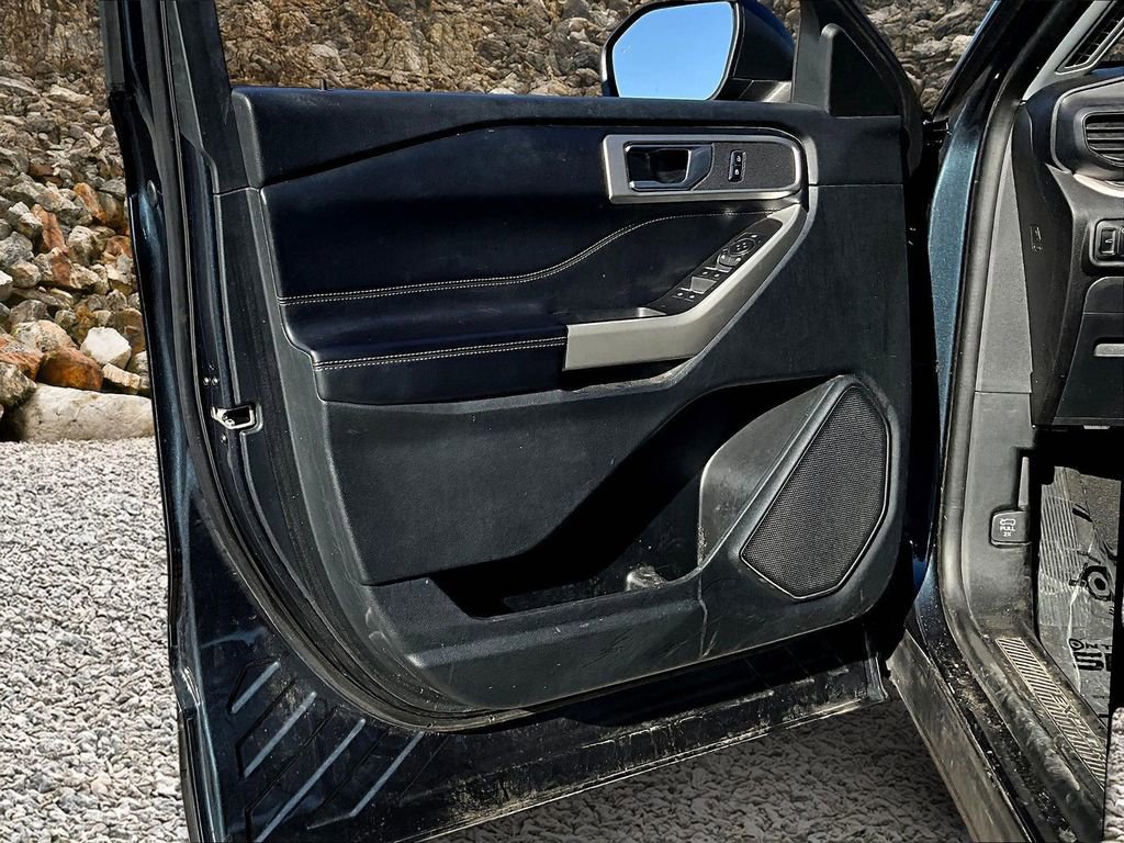 Used 2023 Ford Explorer XLT image 19