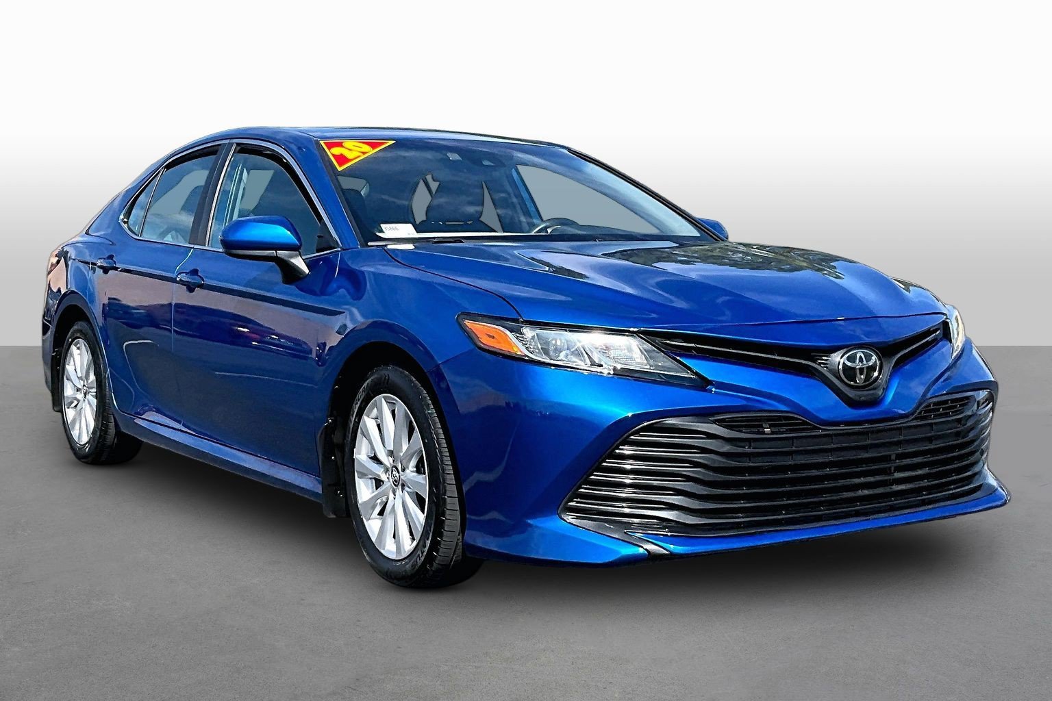 Used 2020 Toyota Camry LE FWD image 10