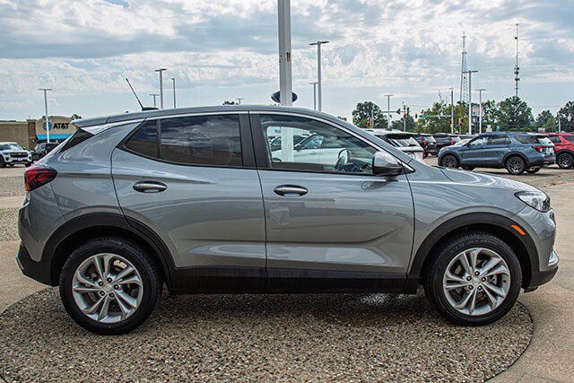 Used 2023 Buick Encore GX Preferred w/ Cold Weather Comfort Package FWD image 6