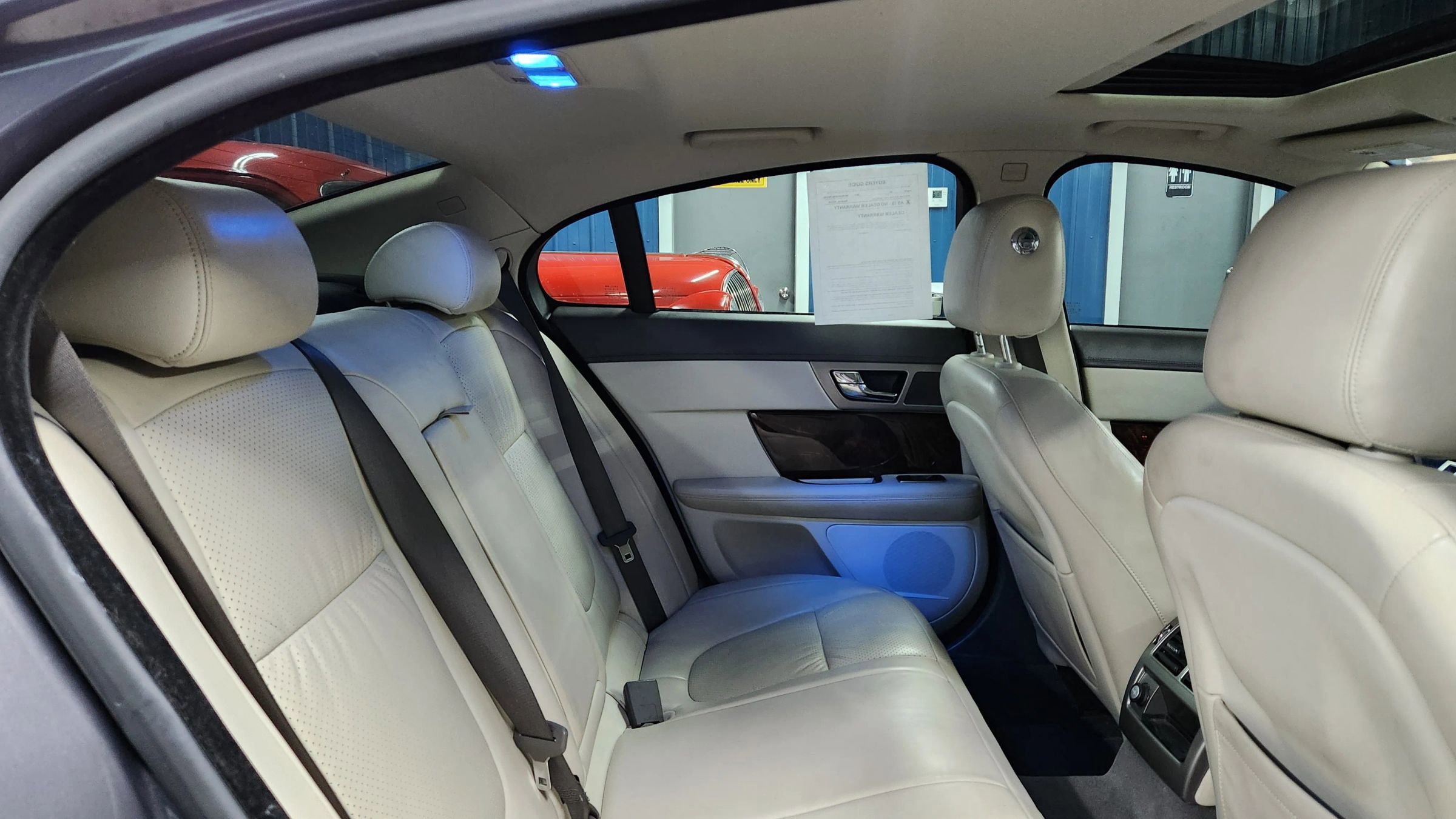 Used 2011 Jaguar XF Portfolio image 20