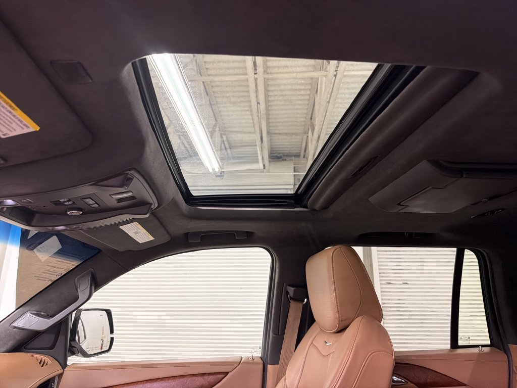 Used 2017 Cadillac Escalade Platinum AWD/4WD image 10