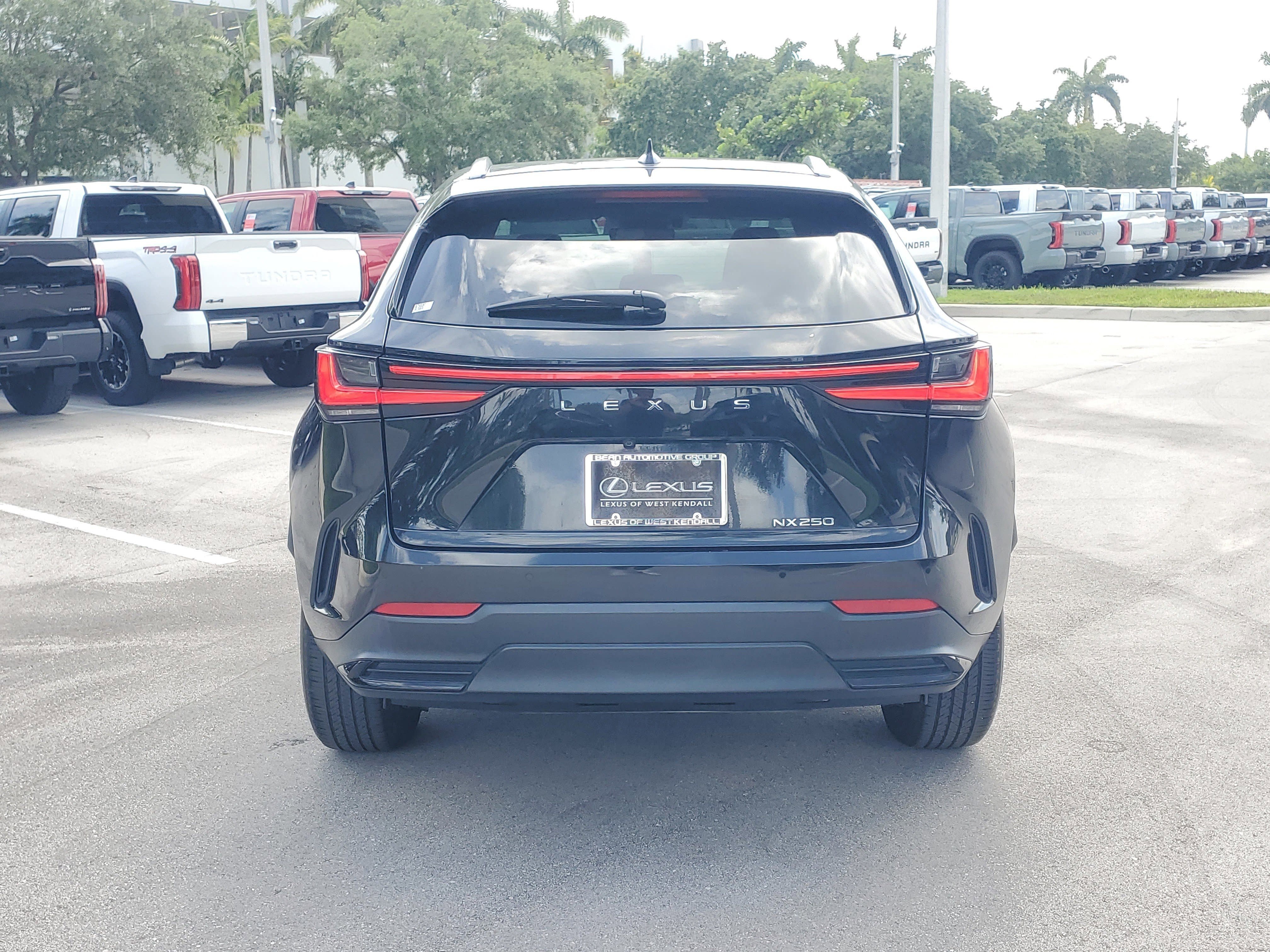 Used 2023 Lexus NX 250 FWD image 9
