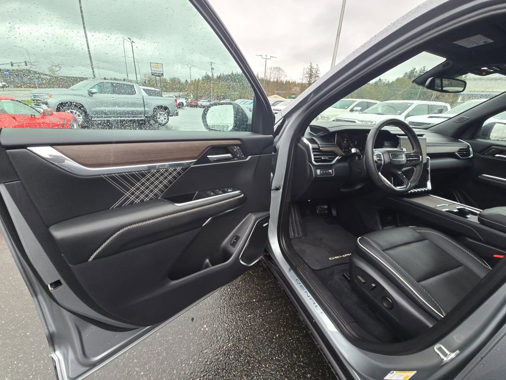 Used 2024 GMC Acadia Denali AWD/4WD image 15