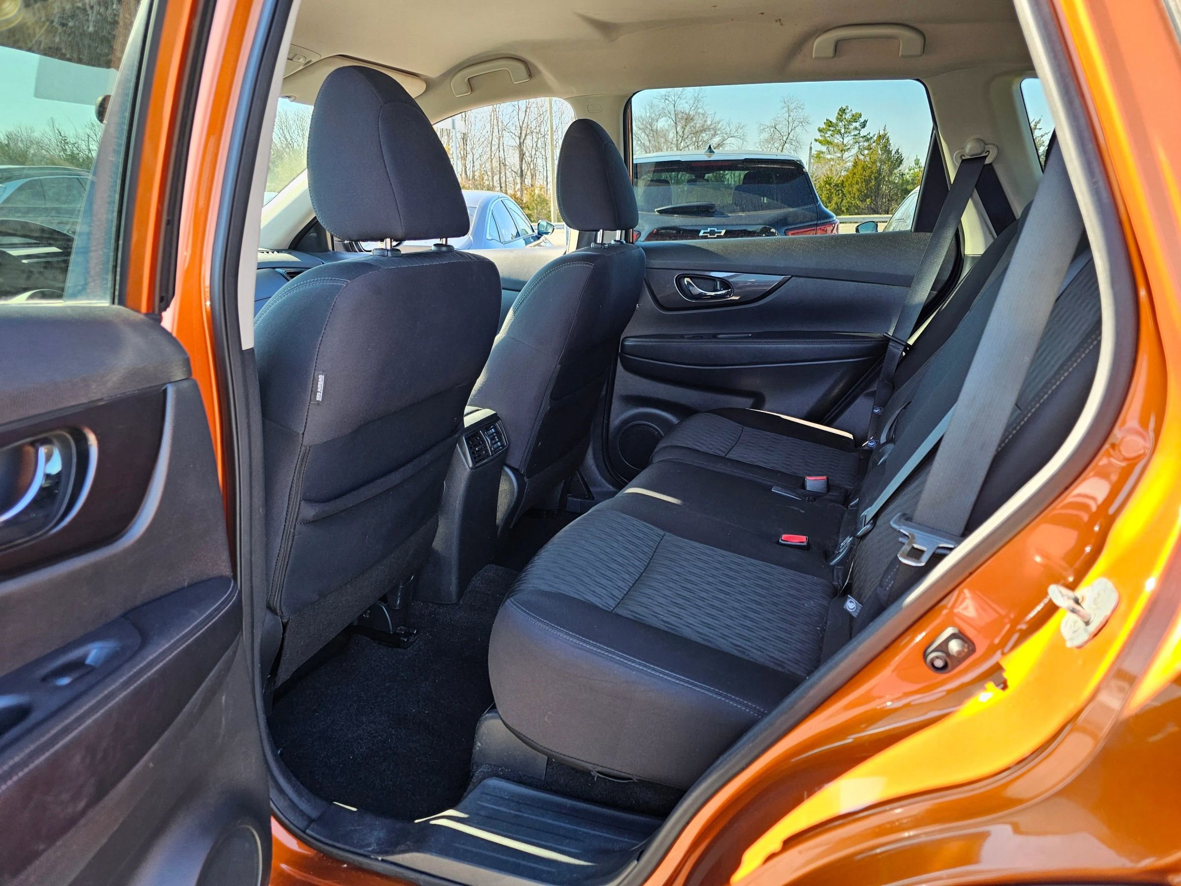 Used 2019 Nissan Rogue SV image 9