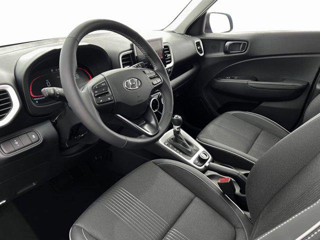 New 2025 Hyundai Venue Limited image 14