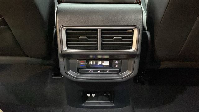 New 2026 Volkswagen Atlas Peak Edition image 24