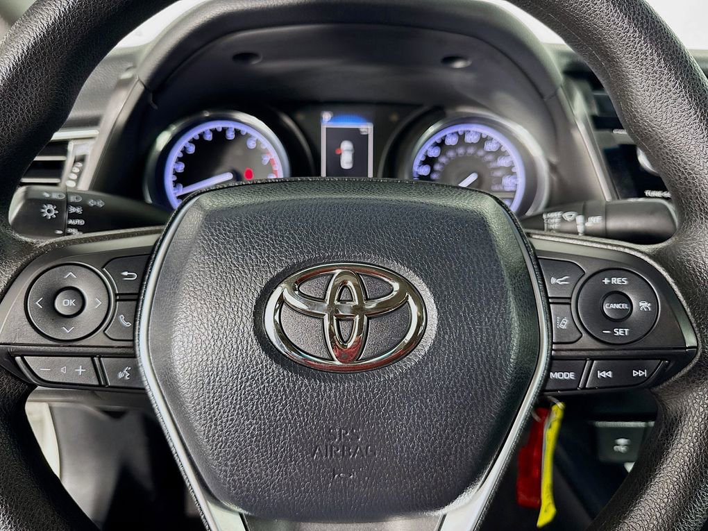 Used 2018 Toyota Camry LE image 16