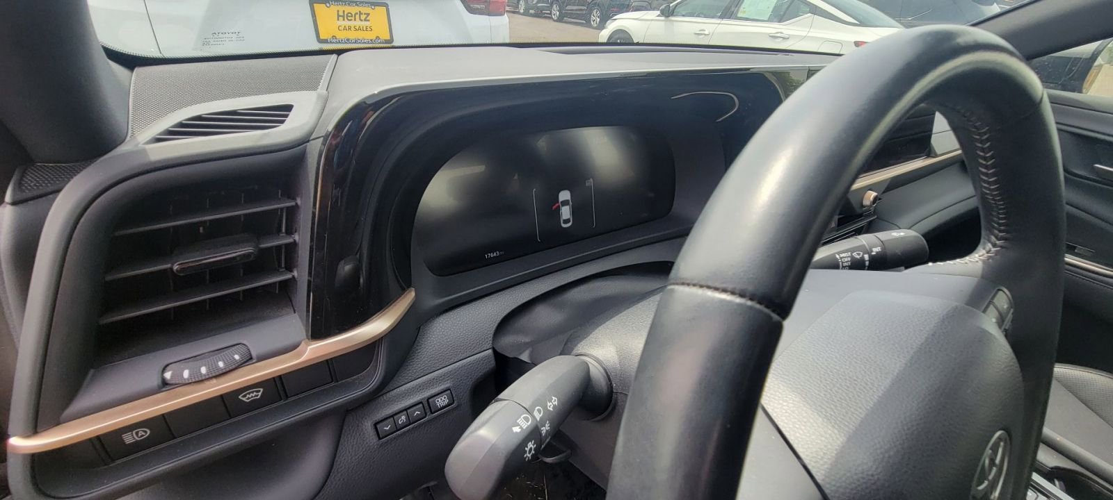 Used 2025 Toyota Crown XLE image 4