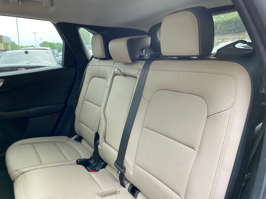 Used 2022 Ford Escape Titanium AWD/4WD image 15