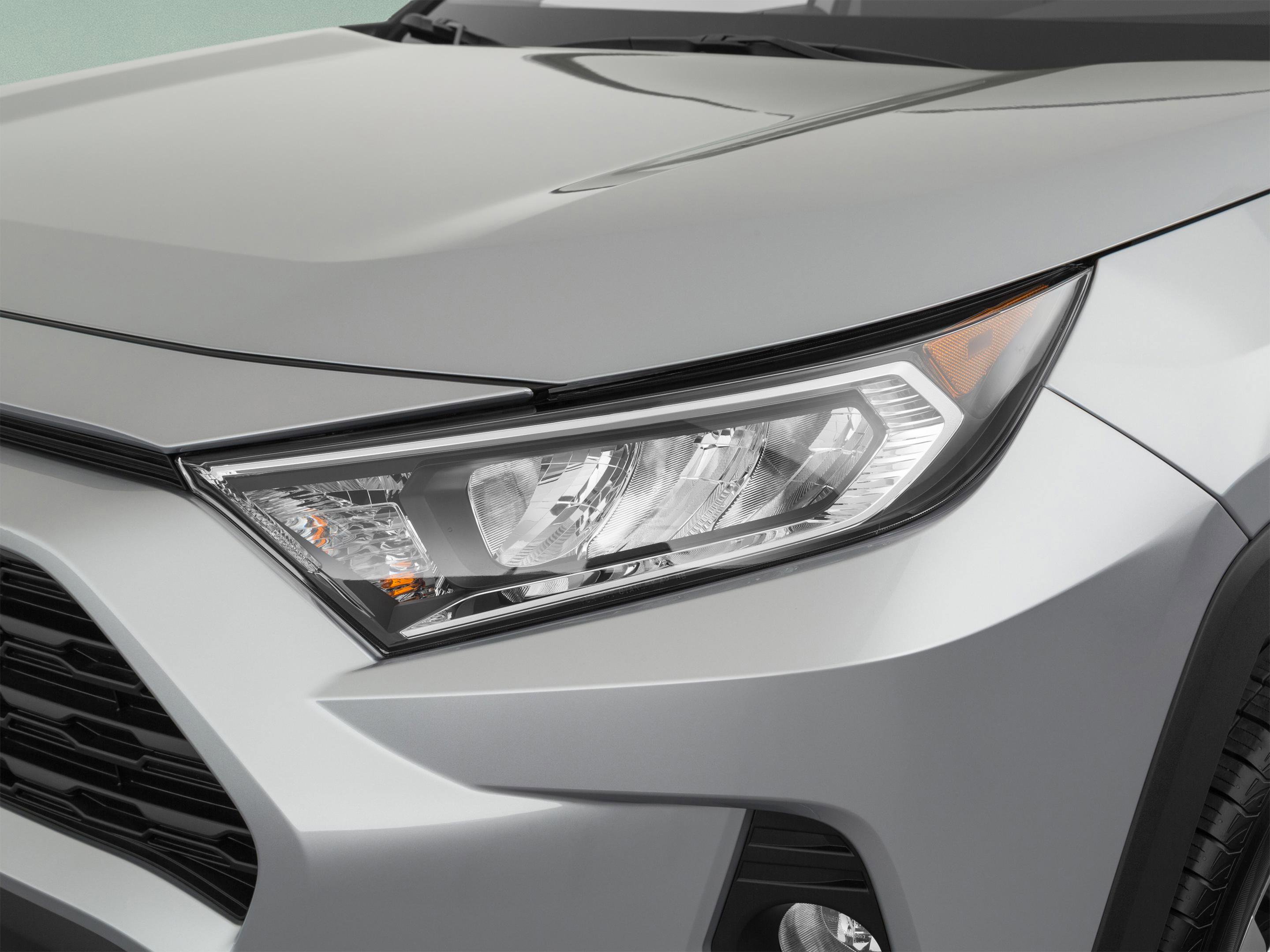Used 2019 Toyota RAV4 XLE Premium FWD image 51