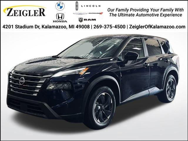 Used 2024 Nissan Rogue SV image 1