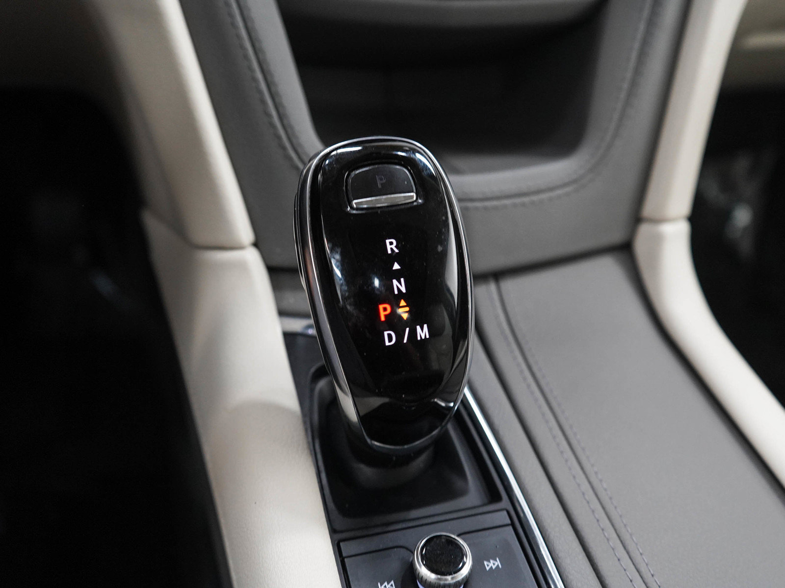 Used 2020 Cadillac XT6 Premium Luxury AWD/4WD image 23