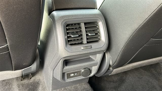 Used 2022 Volkswagen Tiguan SE AWD/4WD image 26