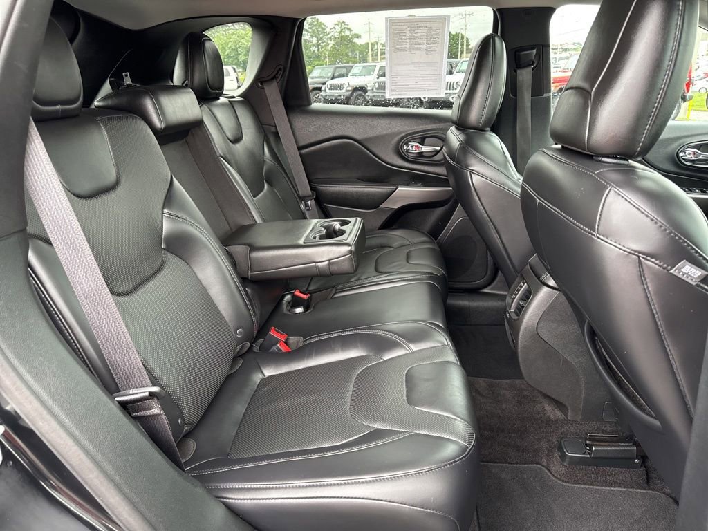 Used 2019 Jeep Cherokee Limited w/ Technology Group AWD/4WD image 18