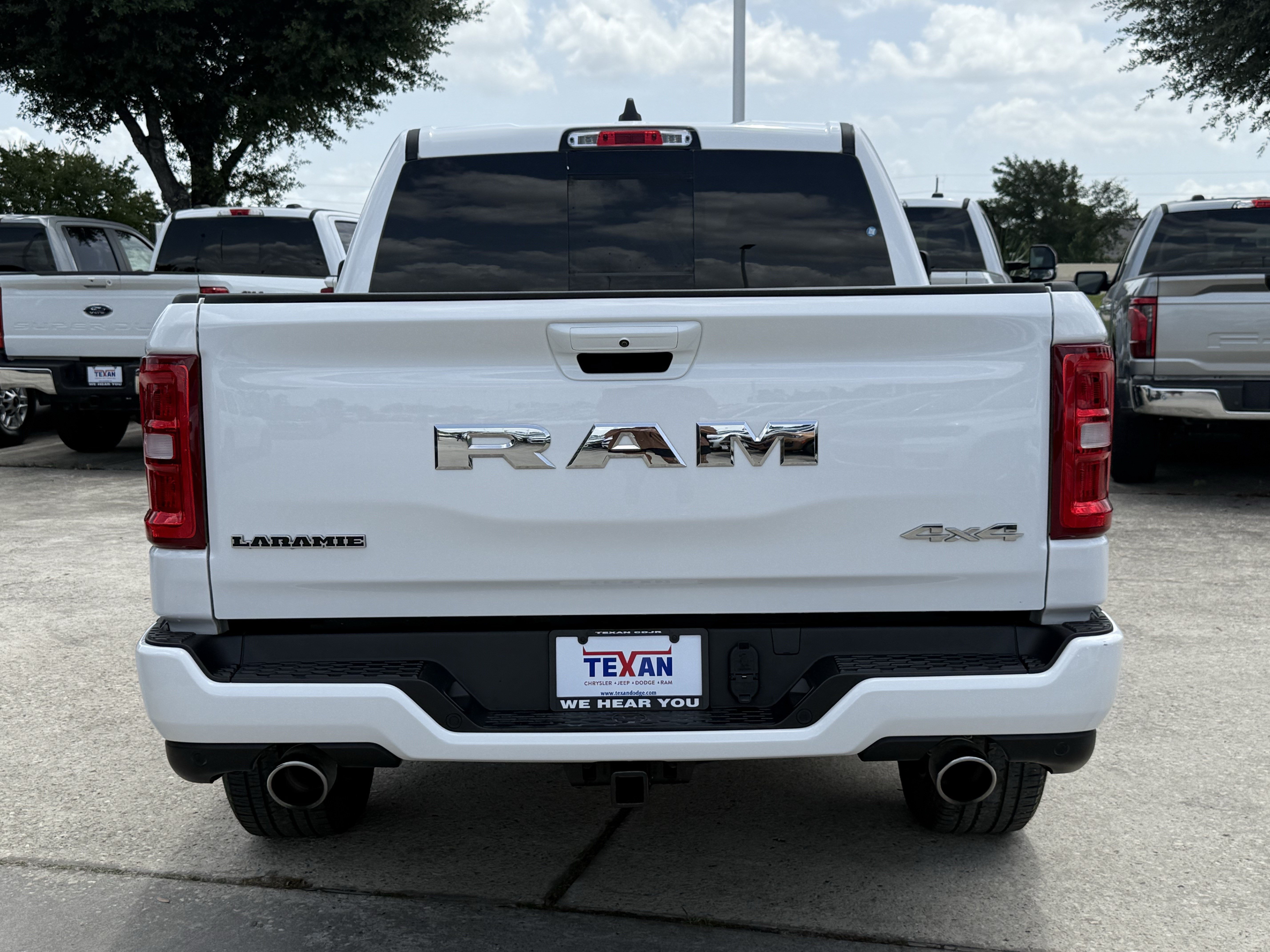 Used 2025 RAM 1500 Laramie w/ Sport Appearance Package AWD/4WD image 6