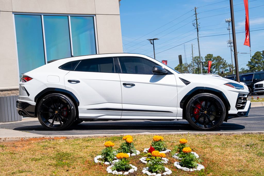 Used 2022 Lamborghini Urus AWD/4WD image 9
