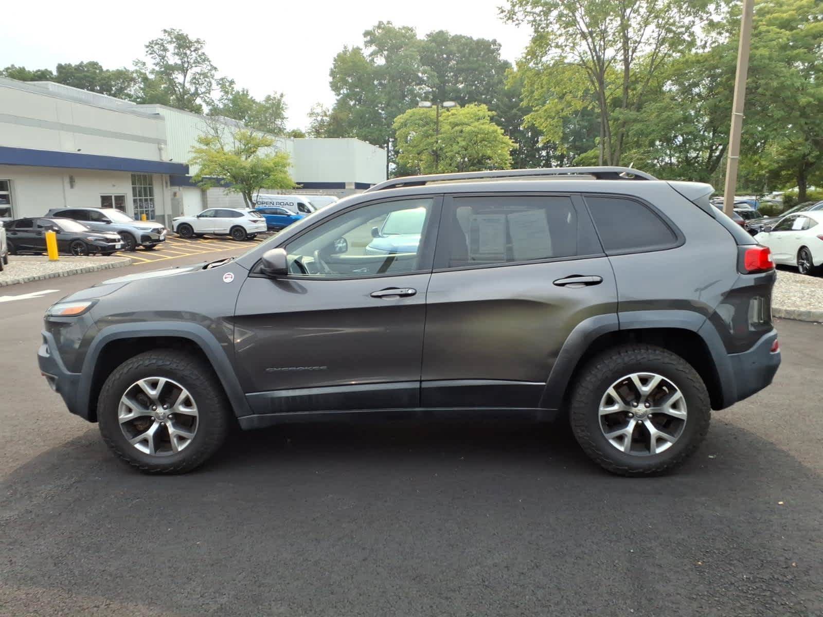 Used 2014 Jeep Cherokee Trailhawk w/ Technology Group AWD/4WD image 4