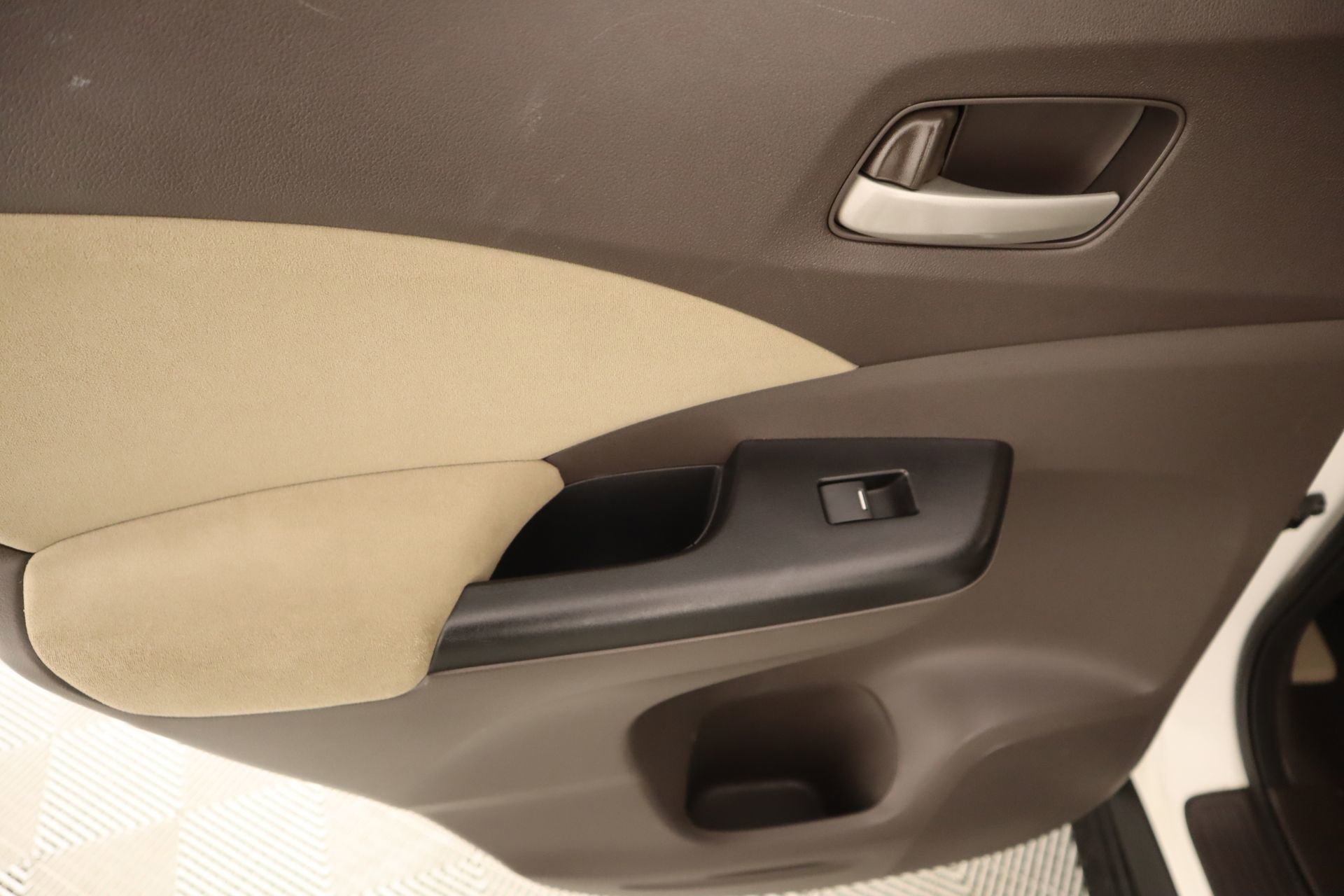 Used 2014 Honda CR-V EX image 16