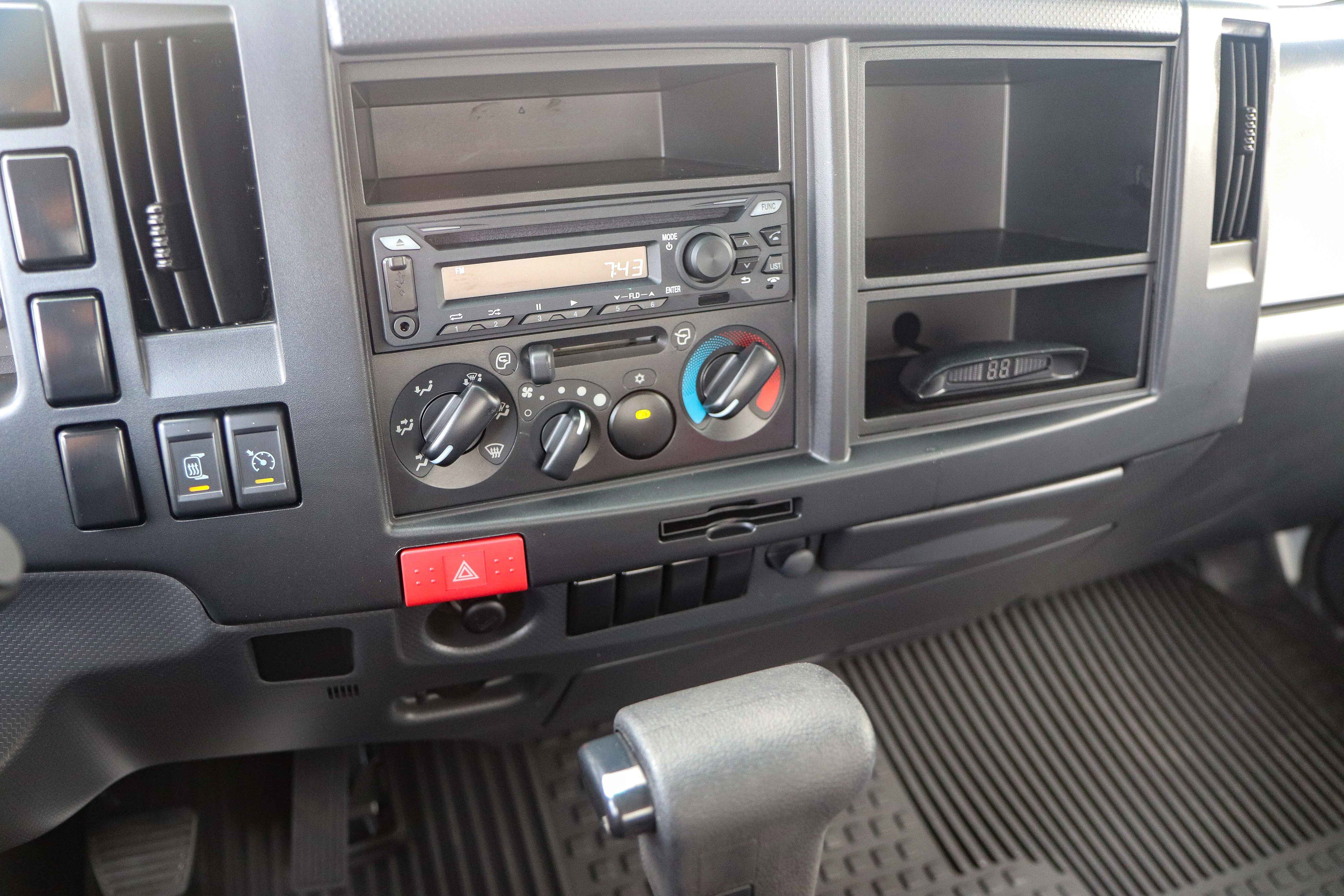 Used 2024 Isuzu NPR image 19