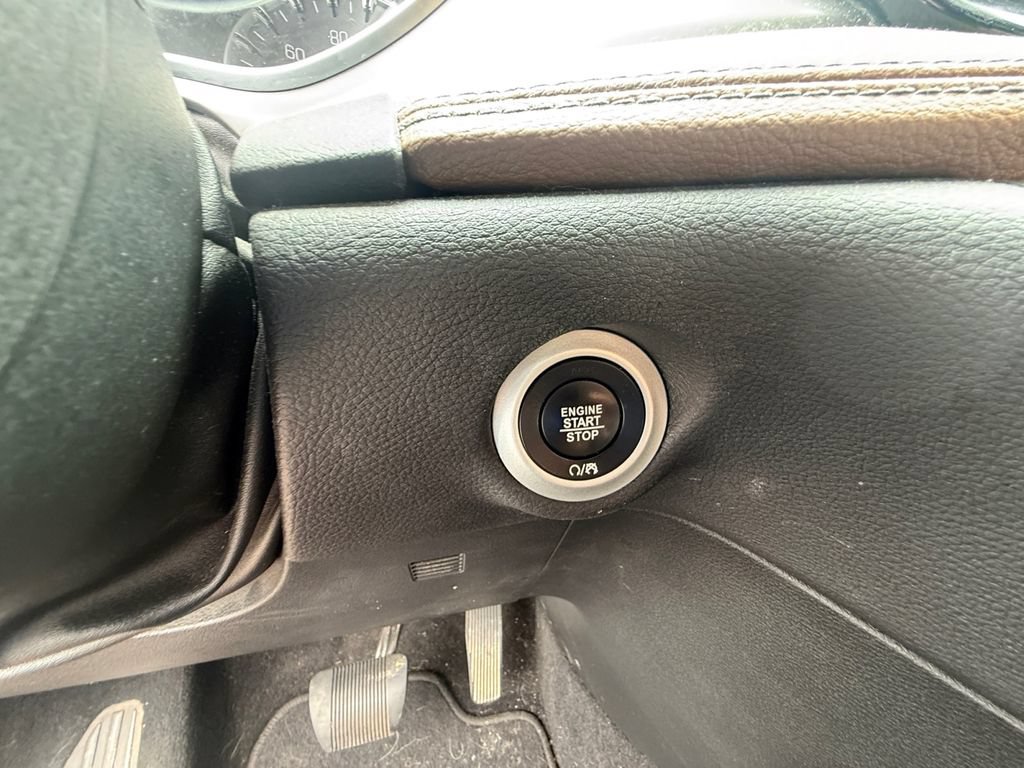 Used 2018 Chrysler Pacifica Limited FWD image 24