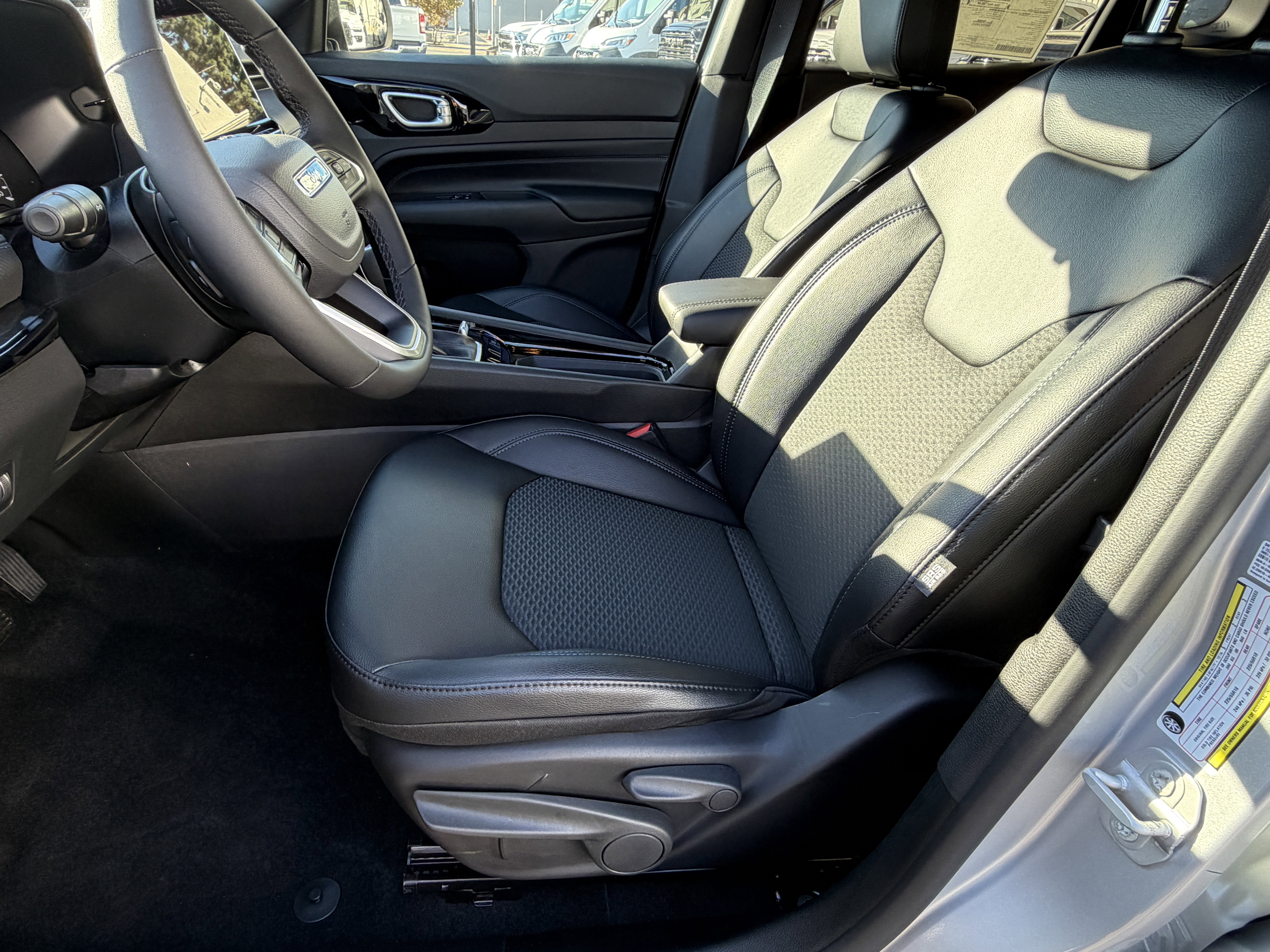 New 2026 Jeep Compass Latitude image 20