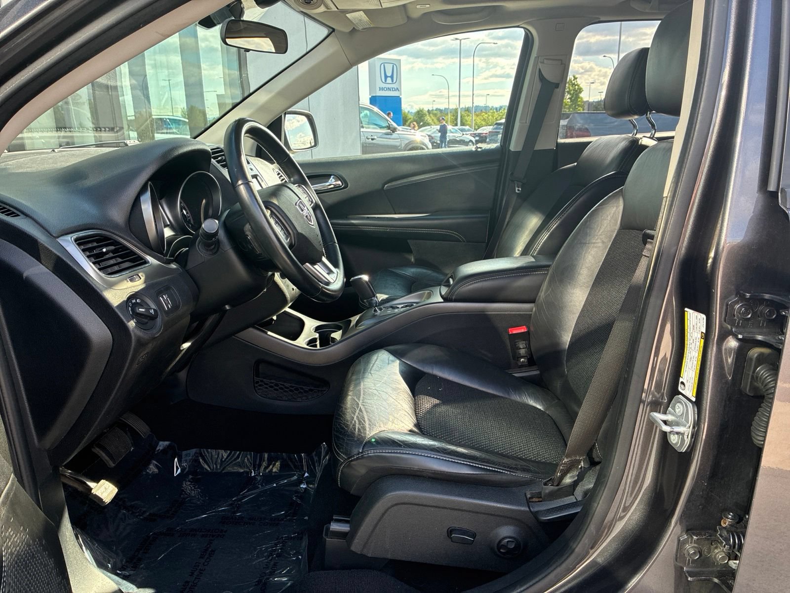 Used 2018 Dodge Journey Crossroad w/ Nav & Sun Group FWD image 10
