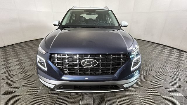 Used 2025 Hyundai Venue Limited FWD image 7