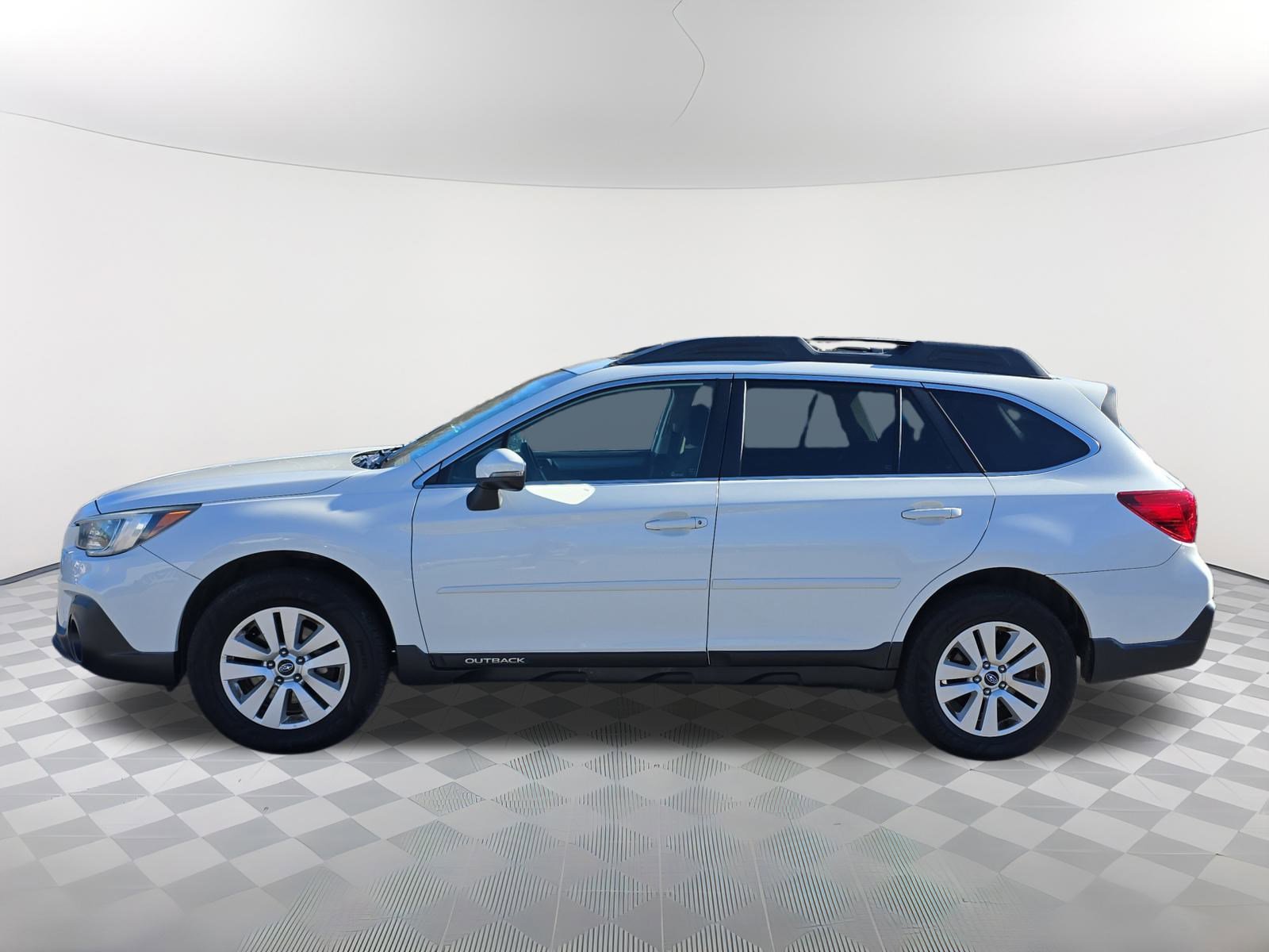 Used 2019 Subaru Outback 2.5i Premium image 6
